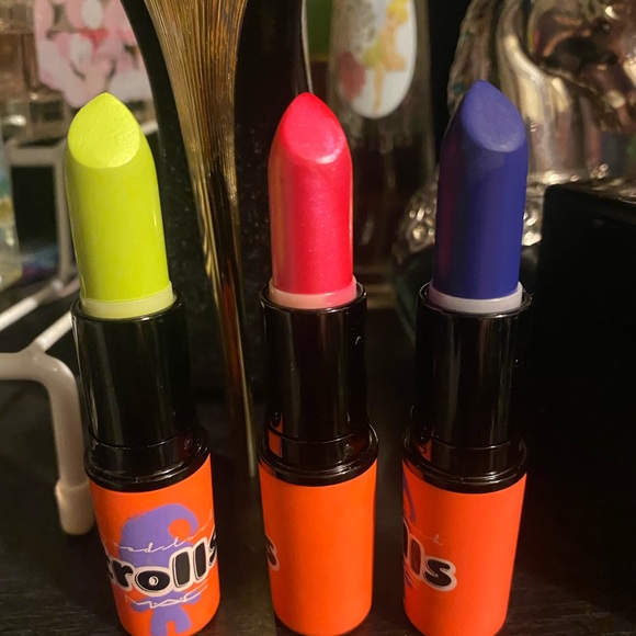 Set of 3 LE Trolls MAC lipsticks 💄 - Picture 2 of 5